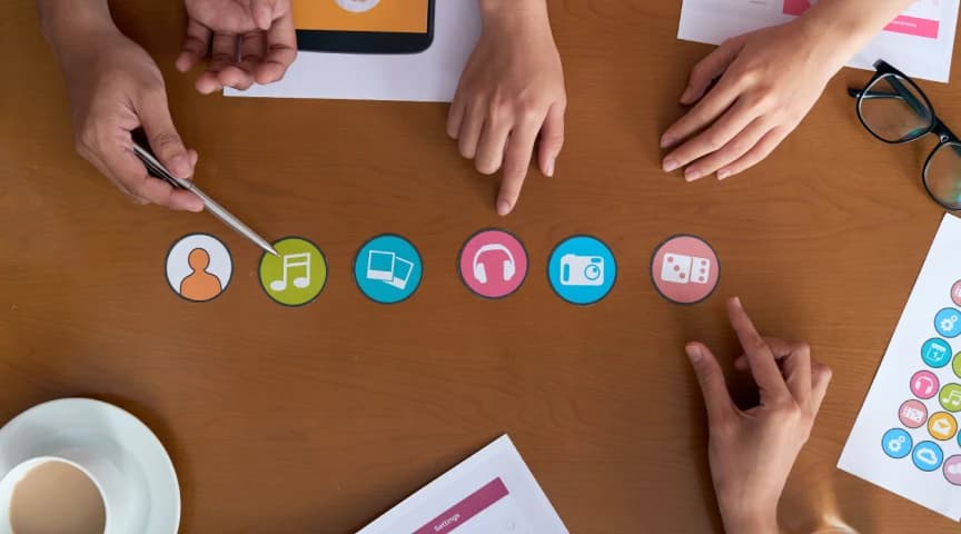 Social Product Discovery & Community Strategy